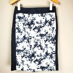 APT. 9 Floral Pencil Skirt Black White Print Size 4 NWT Office Career Workwear